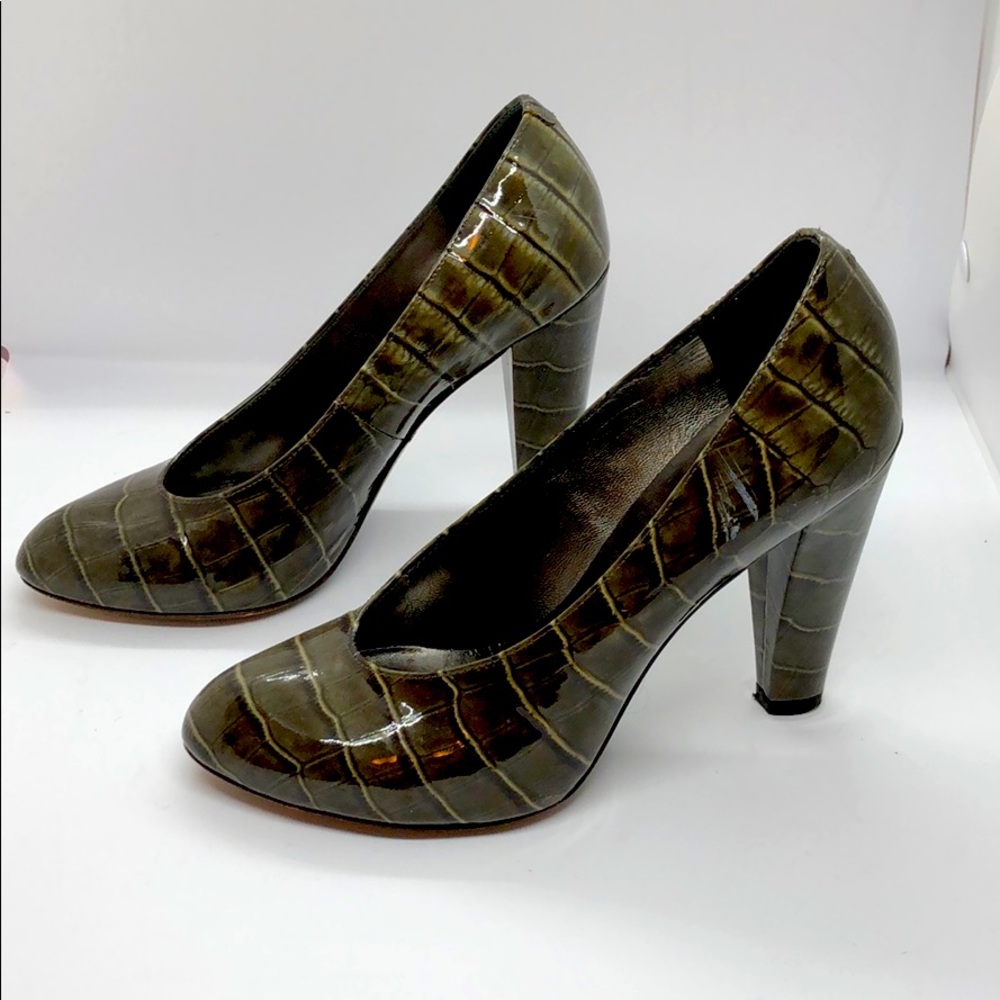 MARC BY MARC JACOBS PATENT LEATHER CROCODILE Pumps